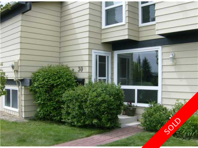 Huntington Hills Townhouse: Huntsview Village 3 bedroom